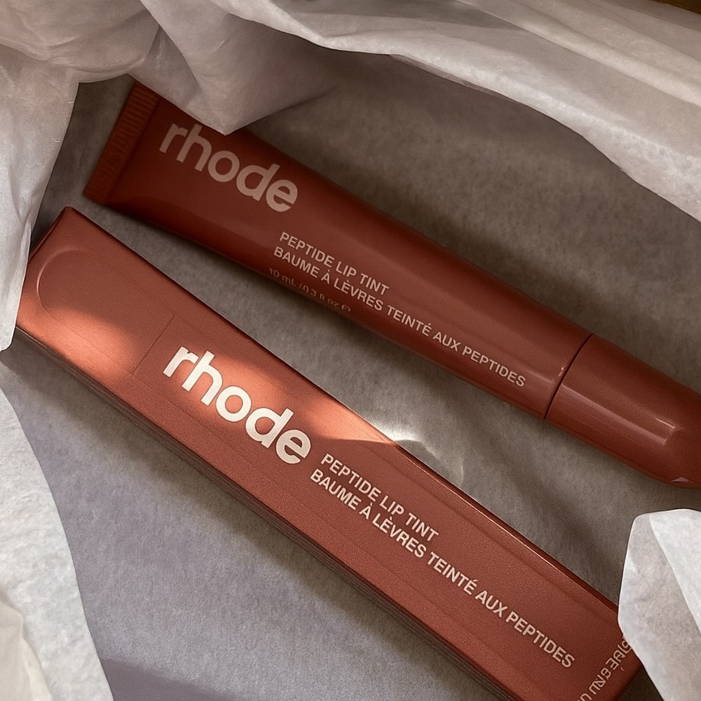 Here’s a toast 🥂 To Radiance & Effortlessness: Rhode Lip Tint 🥂 - Picture 2 of 4